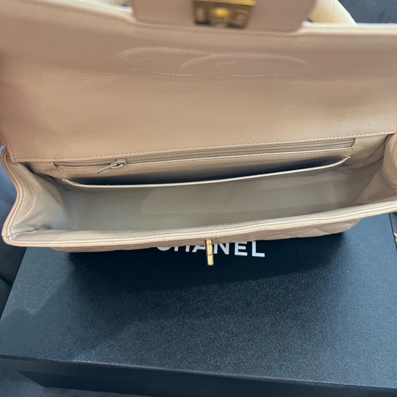 Vintage 24k gold & beige Chanel top handle crossbody - Picture 12 of 15